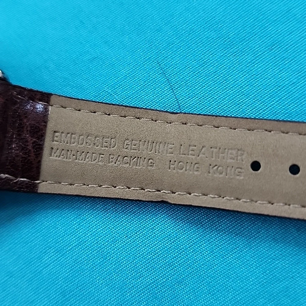 BNIB Rare Vintage Disney Backward Running Goofy Watch